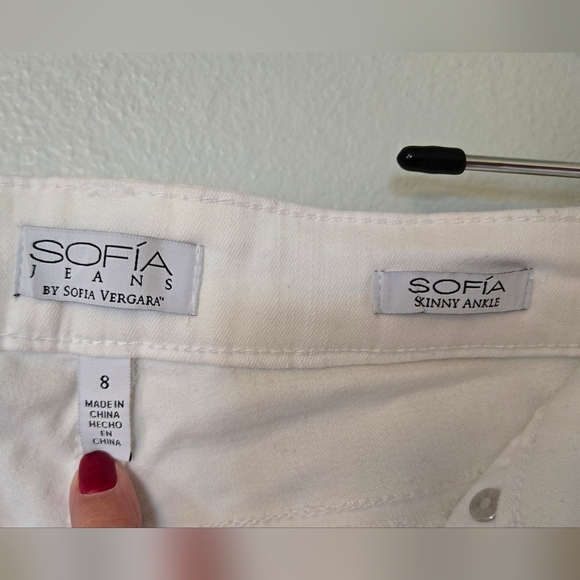 Sofia Jeans White Jeans with detailing down the leg Size 8 - Picture 3 of 4